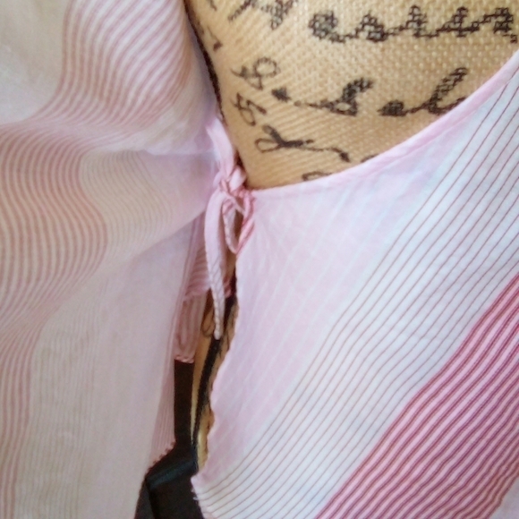 Harper Heritage/Francesca's Collection Red and Cream Striped Wrap Top - Picture 6 of 8